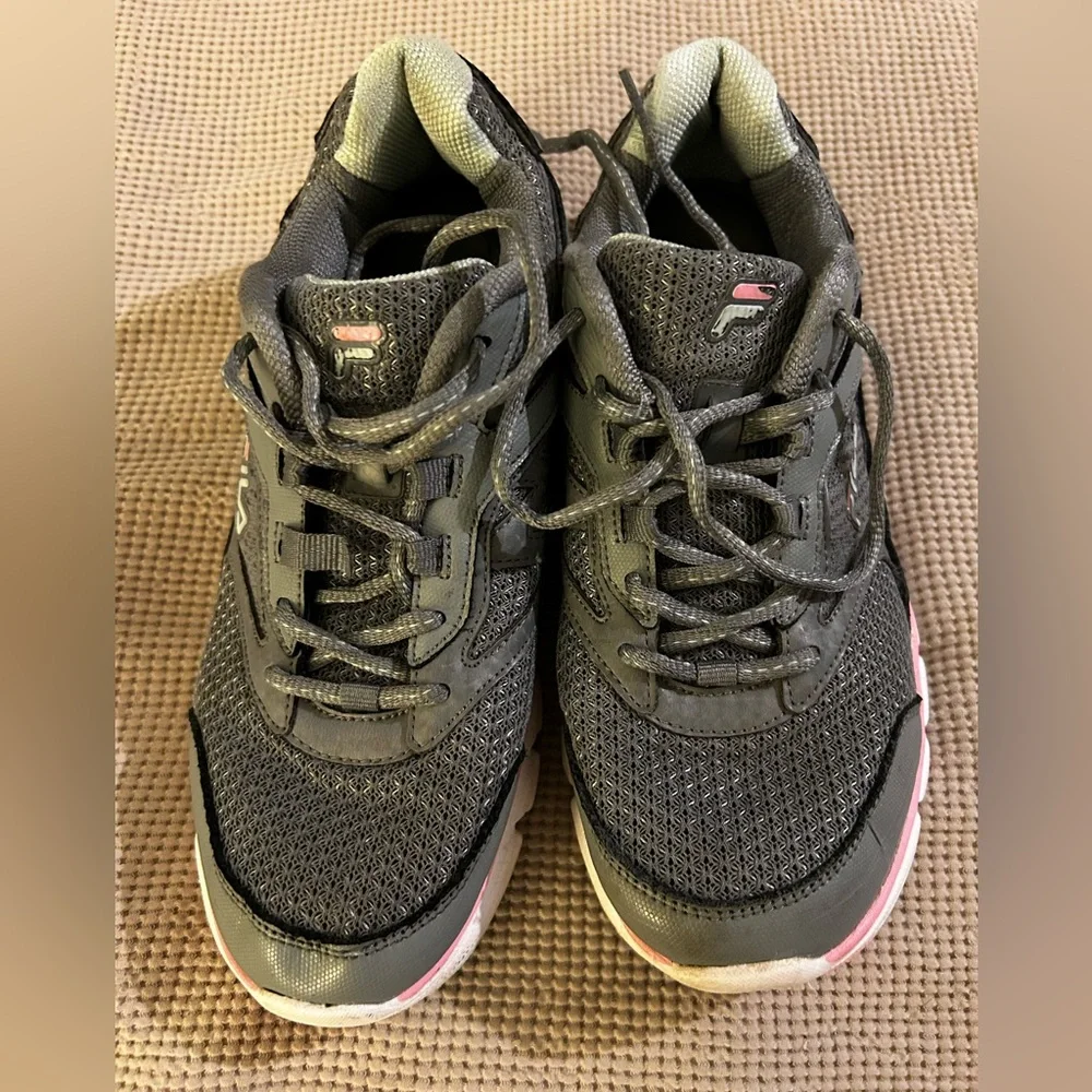 EUC Woman’s Fila Gray Lace-Up Sneakers with mint green and pink details size 9